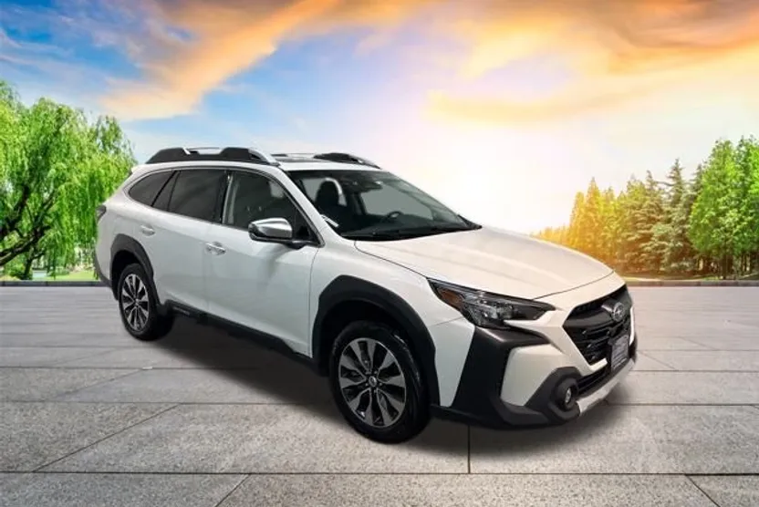 2023 Subaru Outback Touring photo 1
