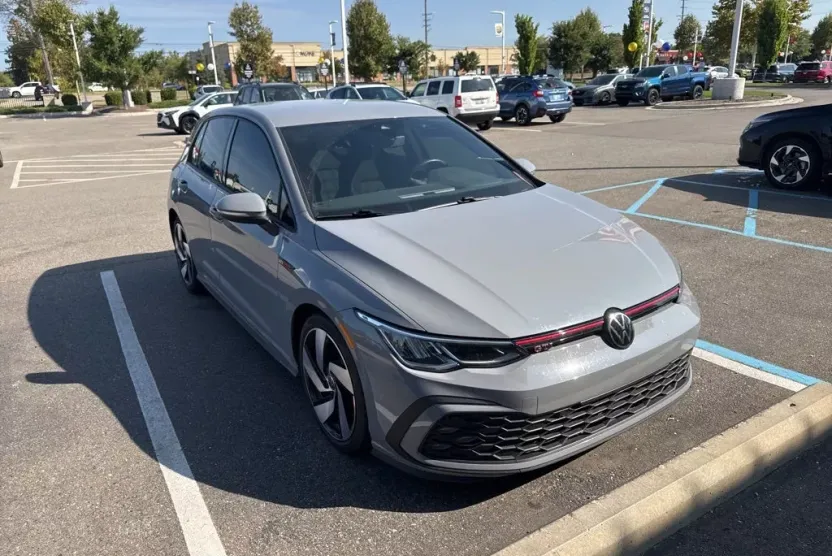 2022 Volkswagen Golf GTI S photo 1