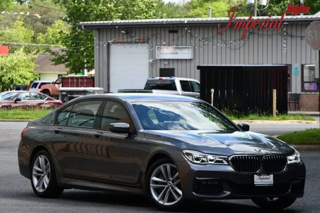 2017 Bmw 750i / B7 xDrive photo 1