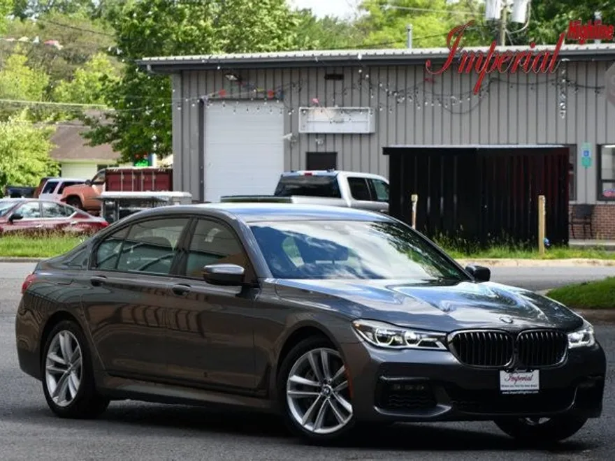 2017 Bmw 750i / B7 xDrive photo 1