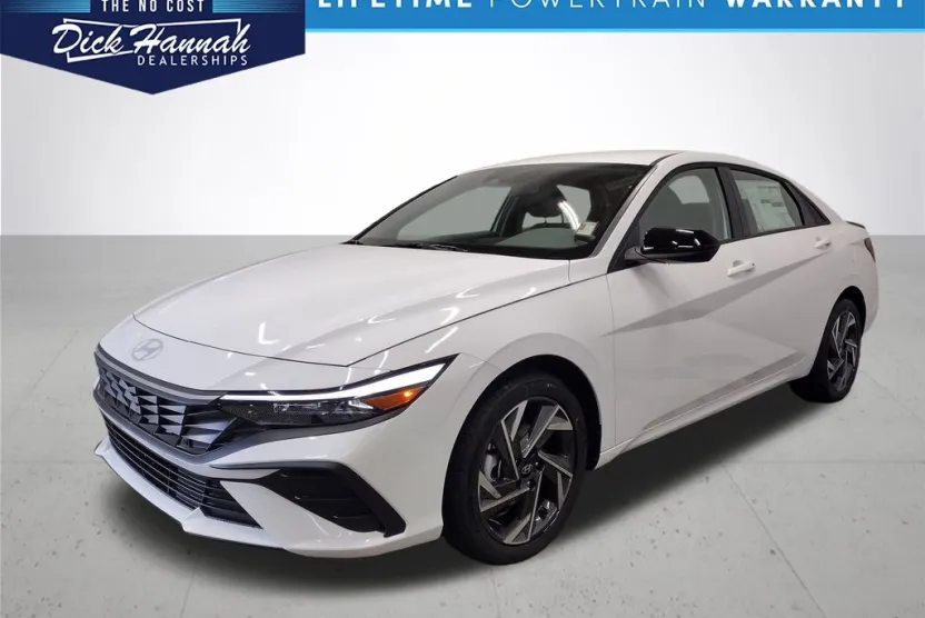 2025 Hyundai Elantra SEL Sport photo 1