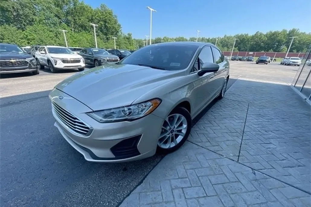 2019 Ford Fusion SE photo 1