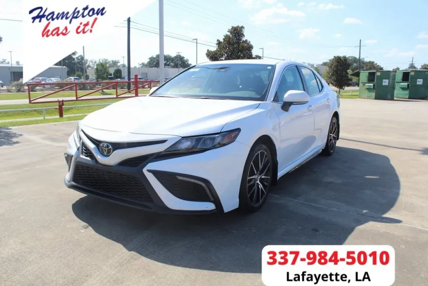 2023 Toyota Camry SE photo 1