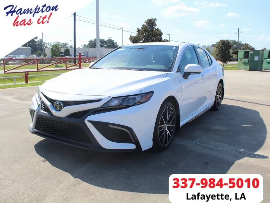 2023 Toyota Camry SE photo 1