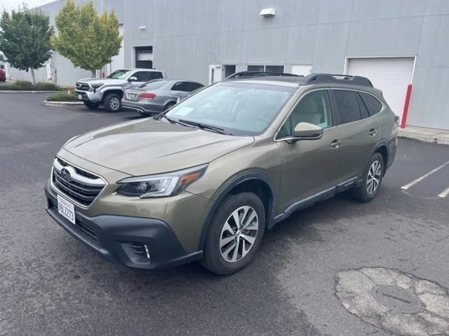 2022 Subaru Outback Premium photo 1