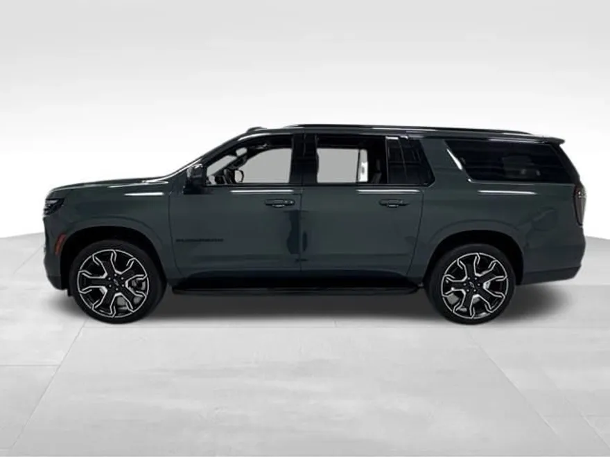 2025 Chevrolet Suburban RST photo 1