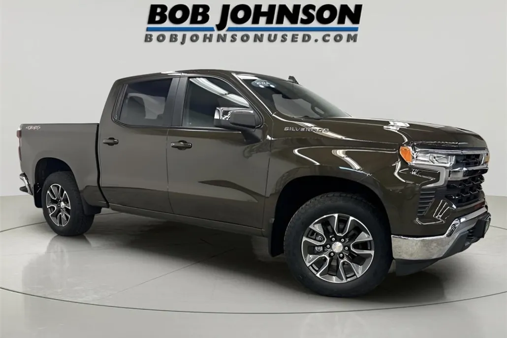 2024 Chevrolet Silverado 1500 LT photo 1