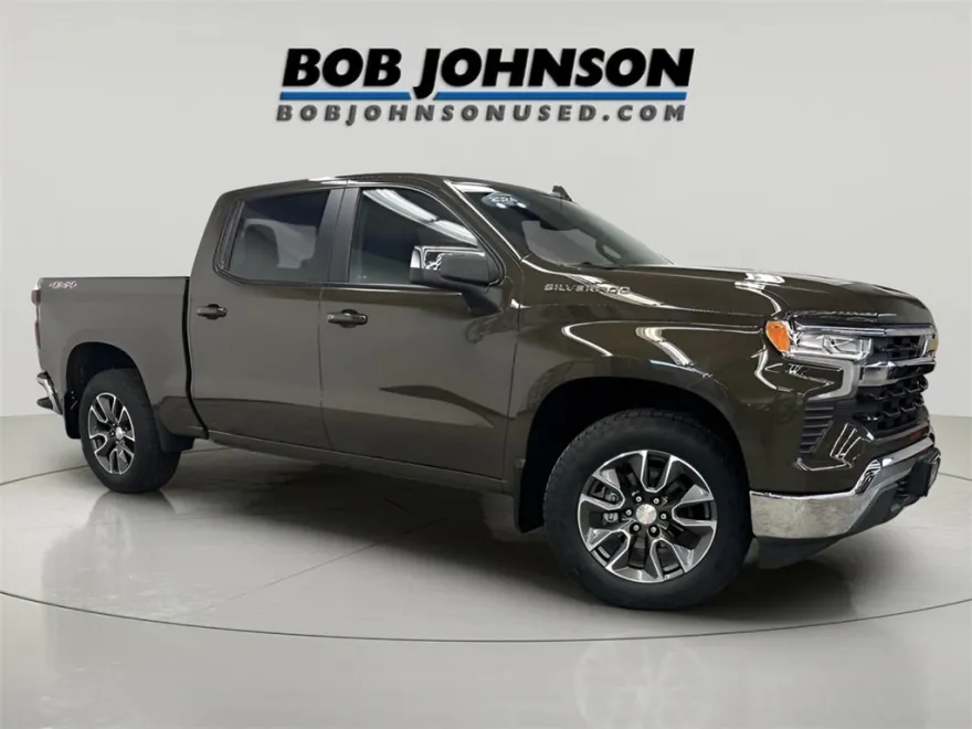 2024 Chevrolet Silverado 1500 LT photo 1