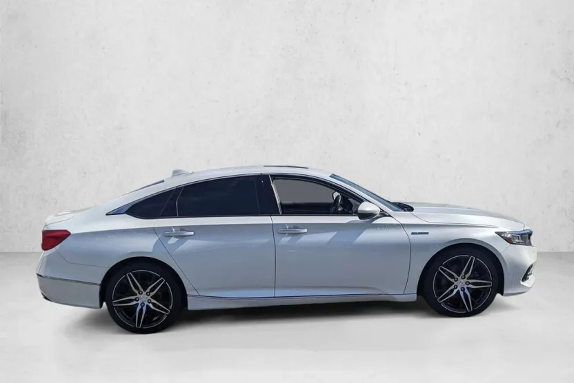 2022 Honda Accord Hybrid Touring photo 1