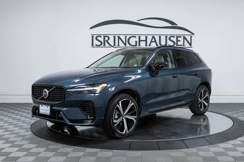 2023 Volvo XC60 B5 Ultimate photo 1