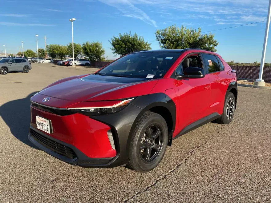 2023 Toyota bZ4X XLE photo 1