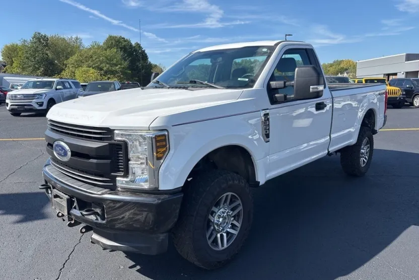 2019 Ford F-350 XL photo 1