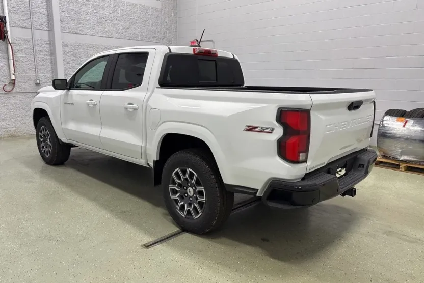 2026 Chevrolet Colorado Z71 photo 1