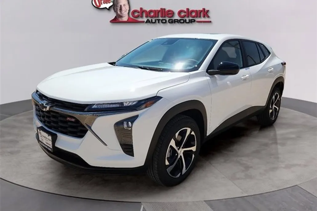 2025 Chevrolet Trax photo 1