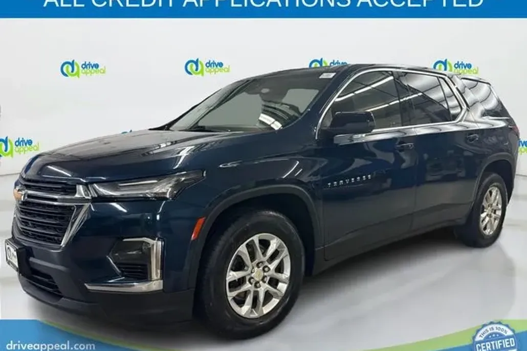 2022 Chevrolet Traverse LS photo 1