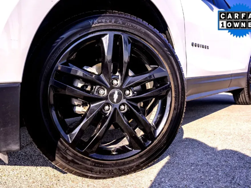 2020 Chevrolet Equinox LT photo 1