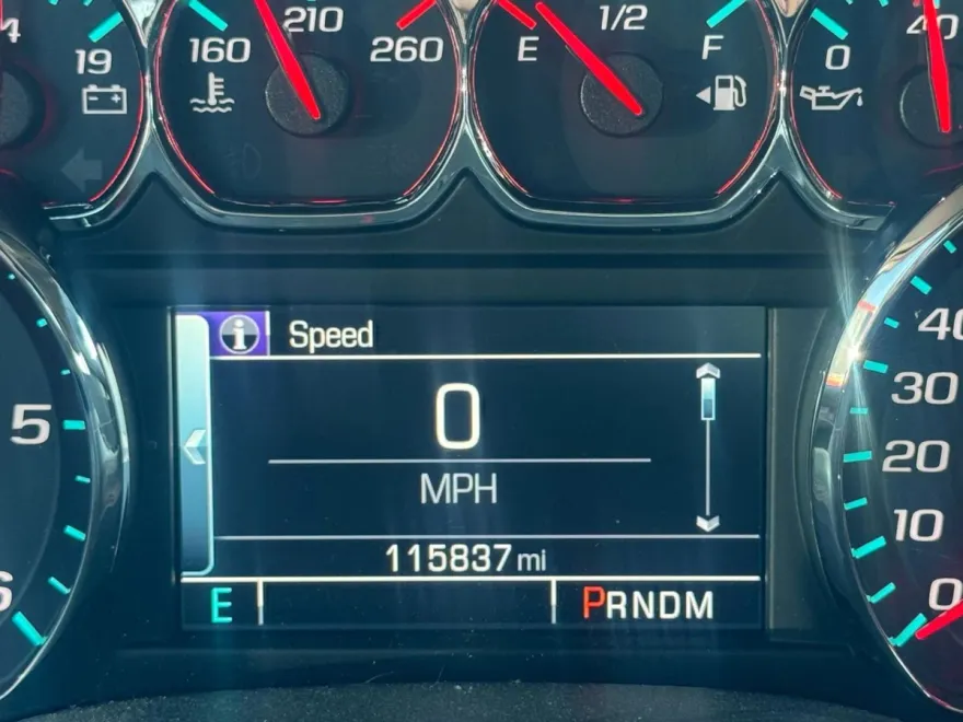 2015 Chevrolet Silverado 1500 LT photo 2