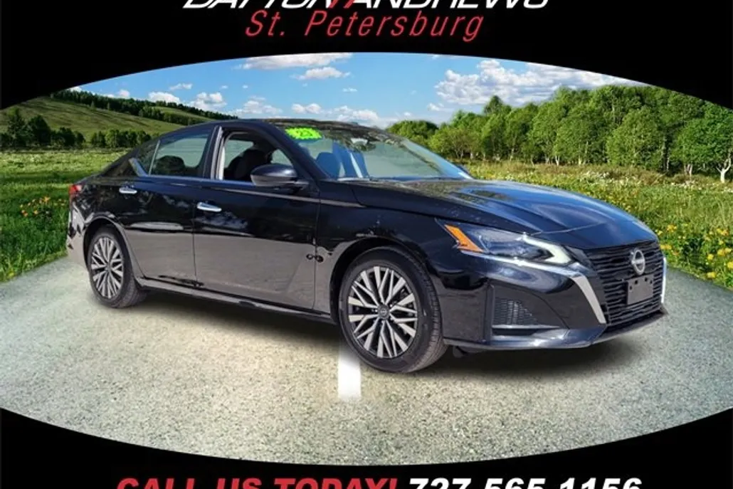 2023 Nissan Altima 2.5 SV photo 1