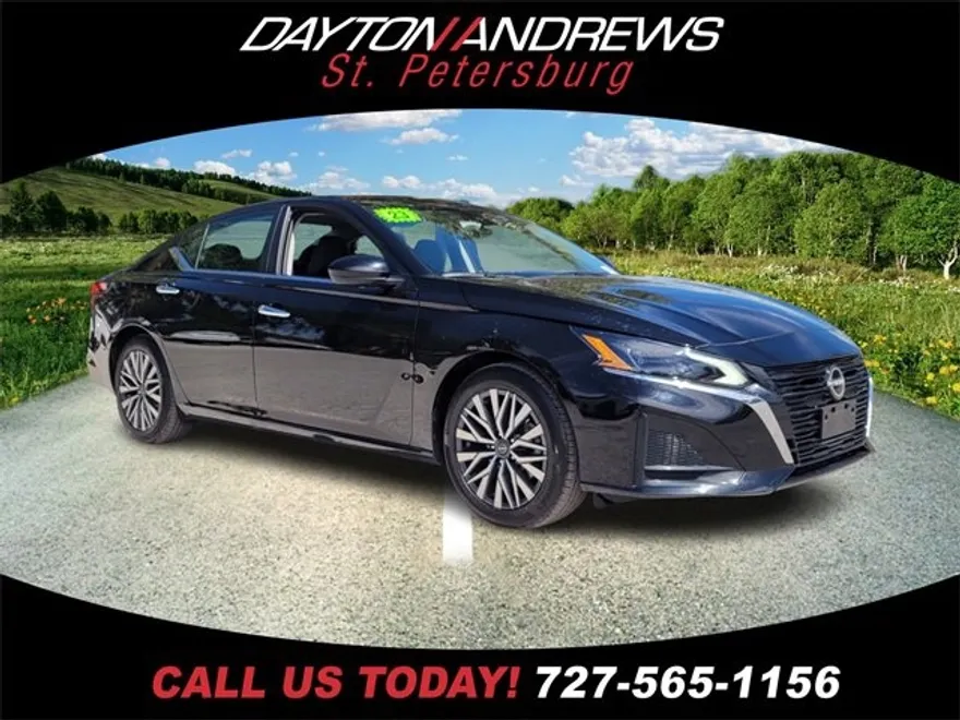 2023 Nissan Altima 2.5 SV photo 1