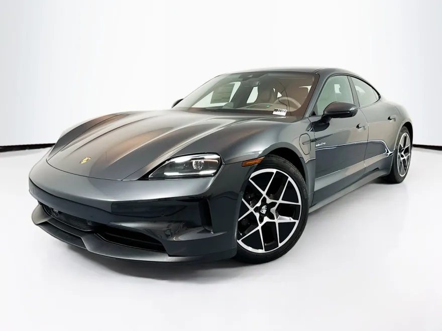 2025 Porsche Taycan photo 1