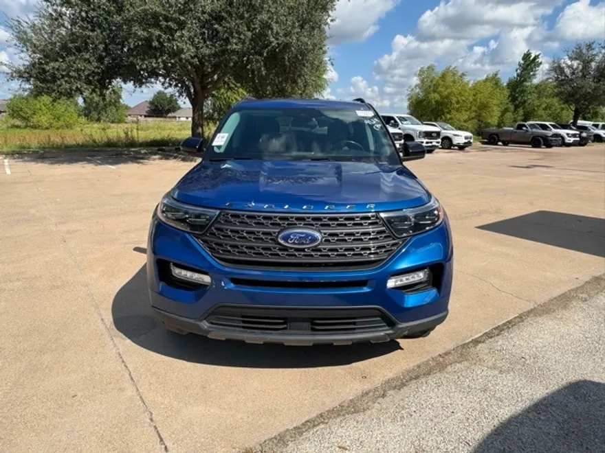 2022 Ford Explorer XLT photo 1