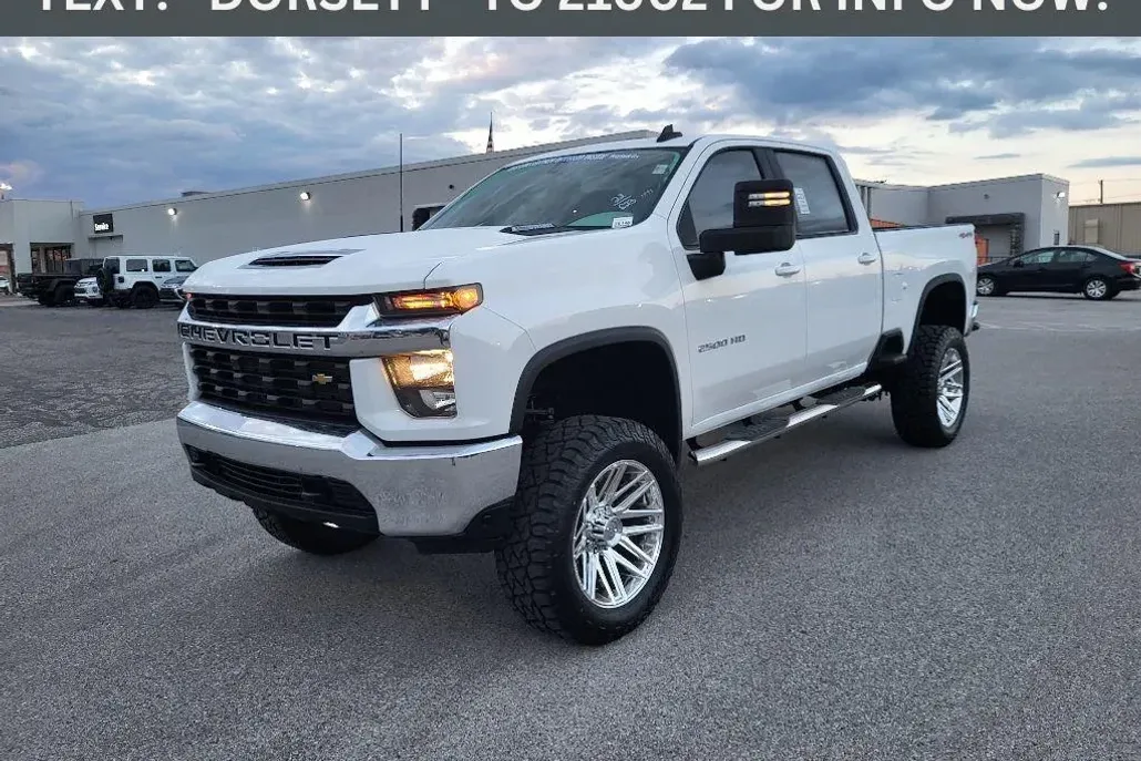 2022 Chevrolet Silverado 2500HD LT photo 1