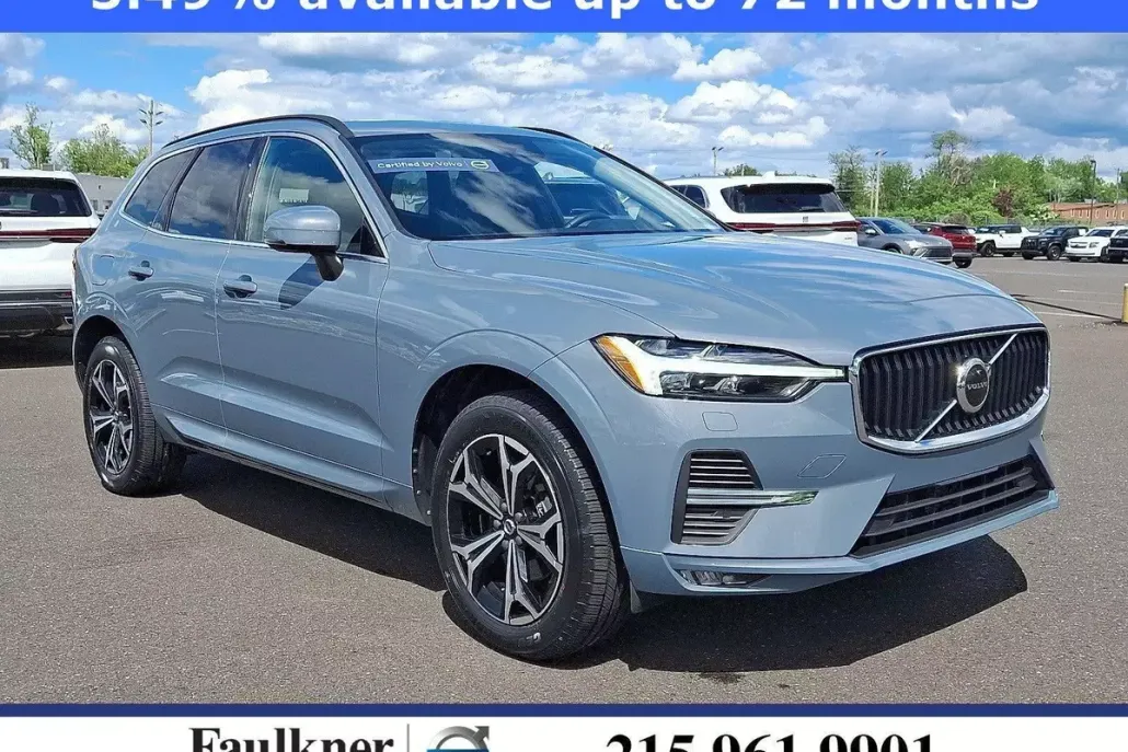 2022 Volvo XC60 B5 Momentum photo 1