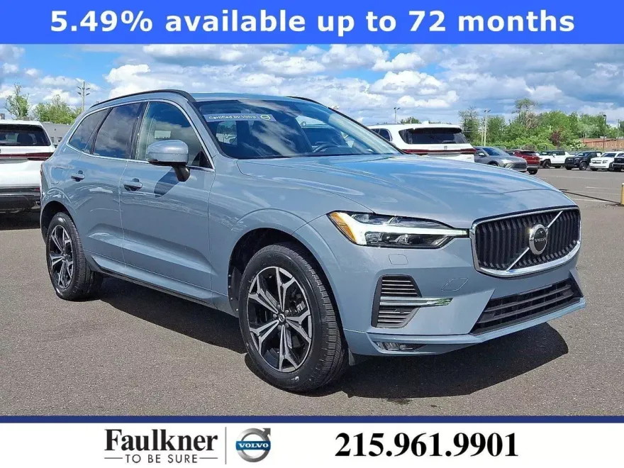 2022 Volvo XC60 B5 Momentum photo 1