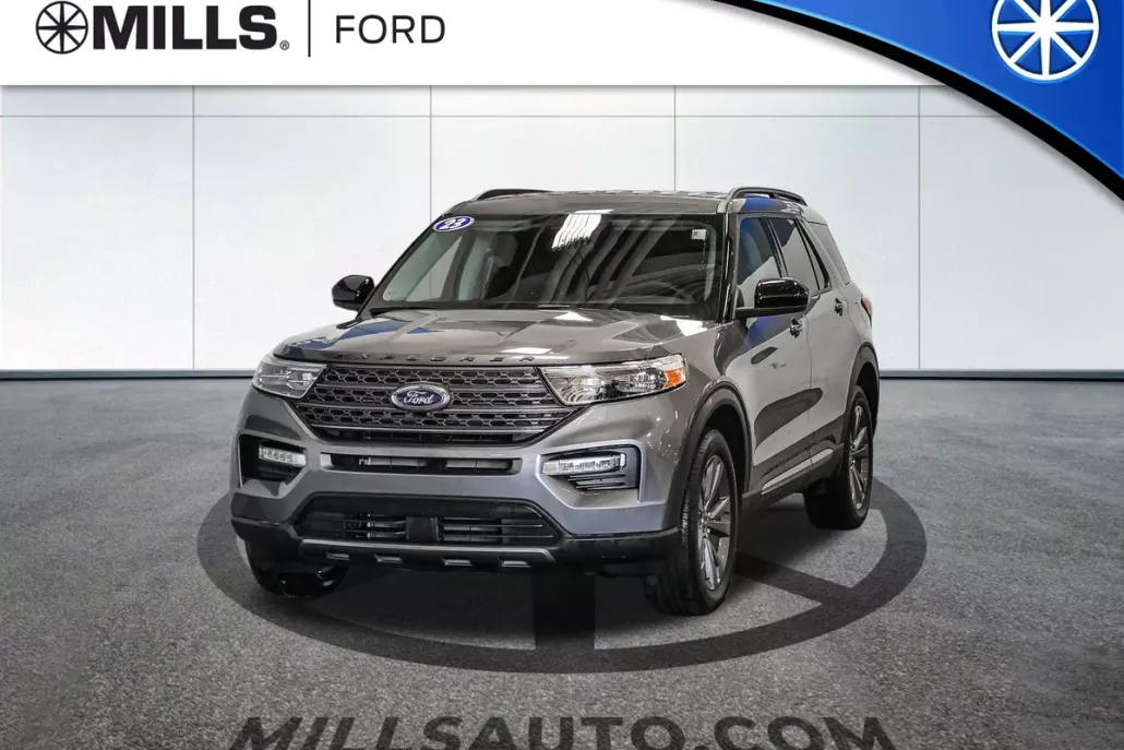2023 Ford Explorer XLT photo 1