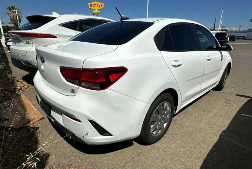 2021 Kia Rio S photo 1