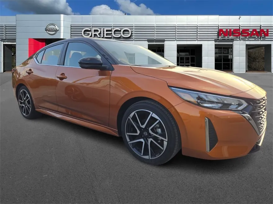 2025 Nissan Sentra SR photo 1