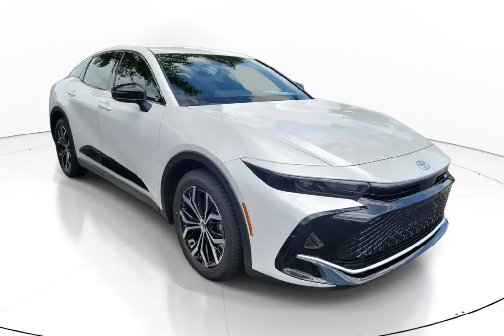 2026 Toyota Crown XLE photo 1