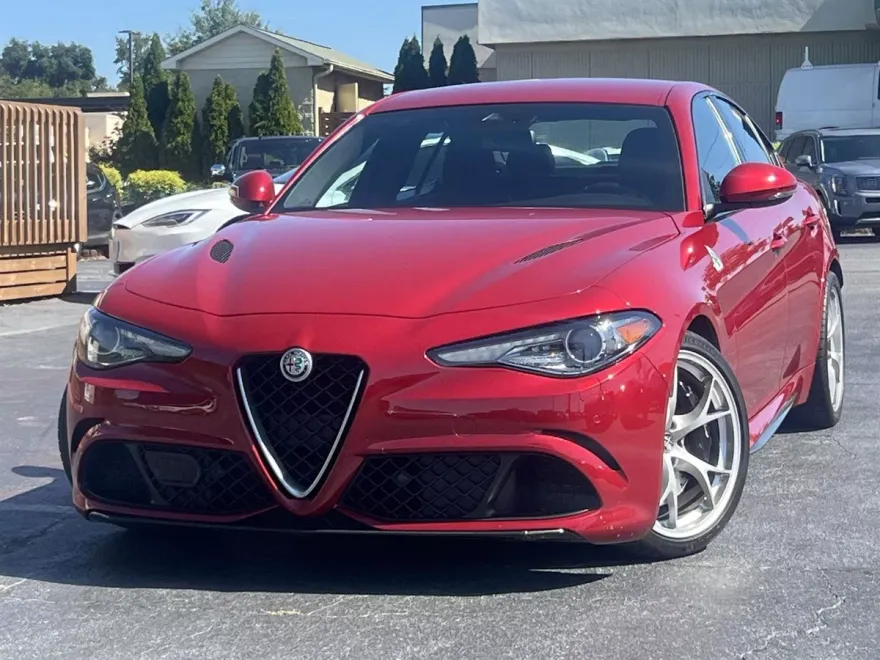 2017 Alfa Romeo Giulia Quadrifoglio photo 1