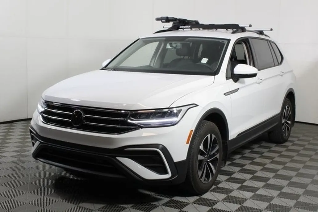 2022 Volkswagen Tiguan S photo 1