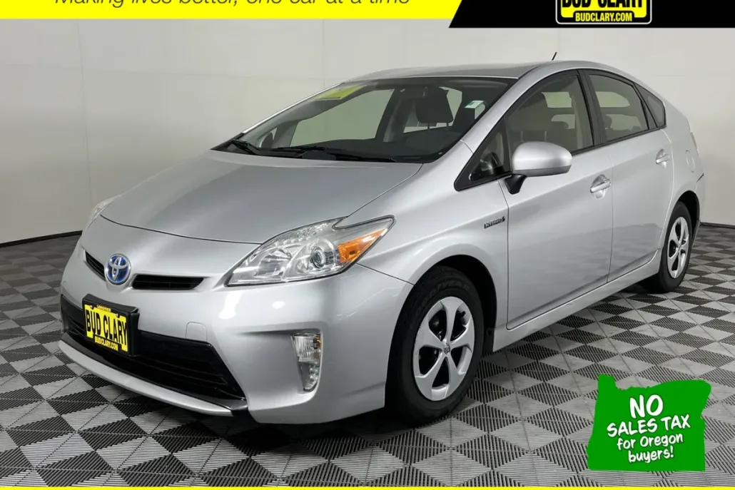 2013 Toyota Prius photo 1