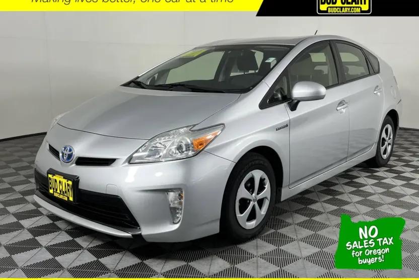 2013 Toyota Prius photo 1