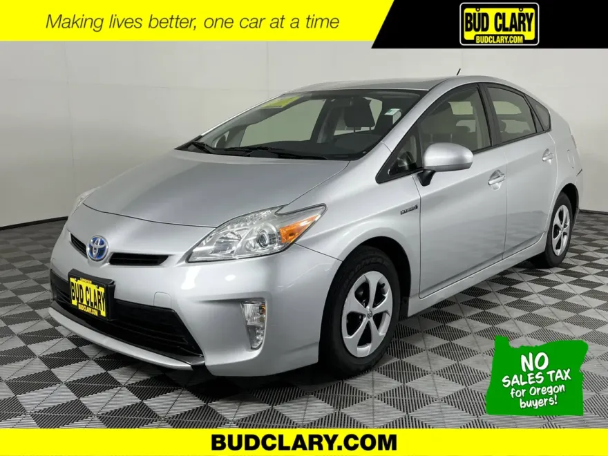2013 Toyota Prius photo 1