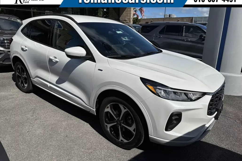 2024 Ford Escape ST-Line Select photo 1