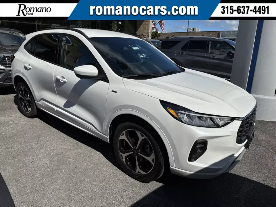 2024 Ford Escape ST-Line Select photo 1