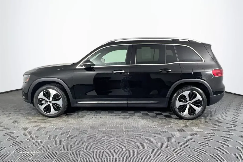 2024 Mercedes Benz GLB 250 photo 1