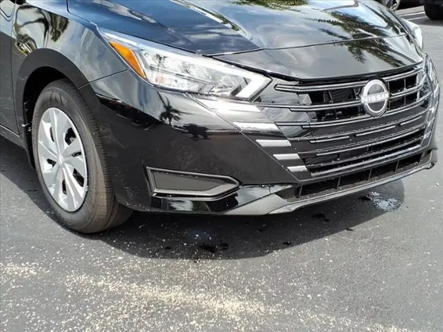 2025 Nissan Versa S photo 2