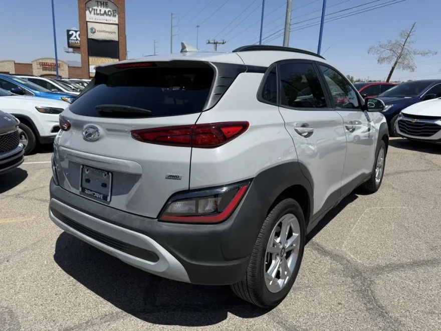 2023 Hyundai Kona SEL photo 1