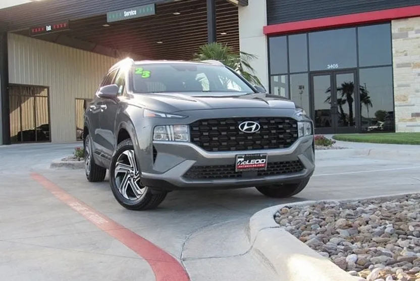 2023 Hyundai Santa Fe SEL photo 1
