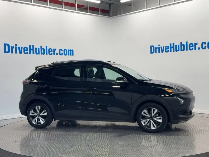 2023 Chevrolet Bolt EUV photo 1