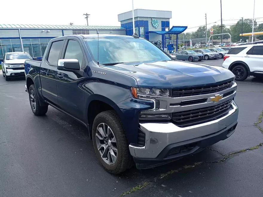 2022 Chevrolet Silverado 1500 LT photo 1