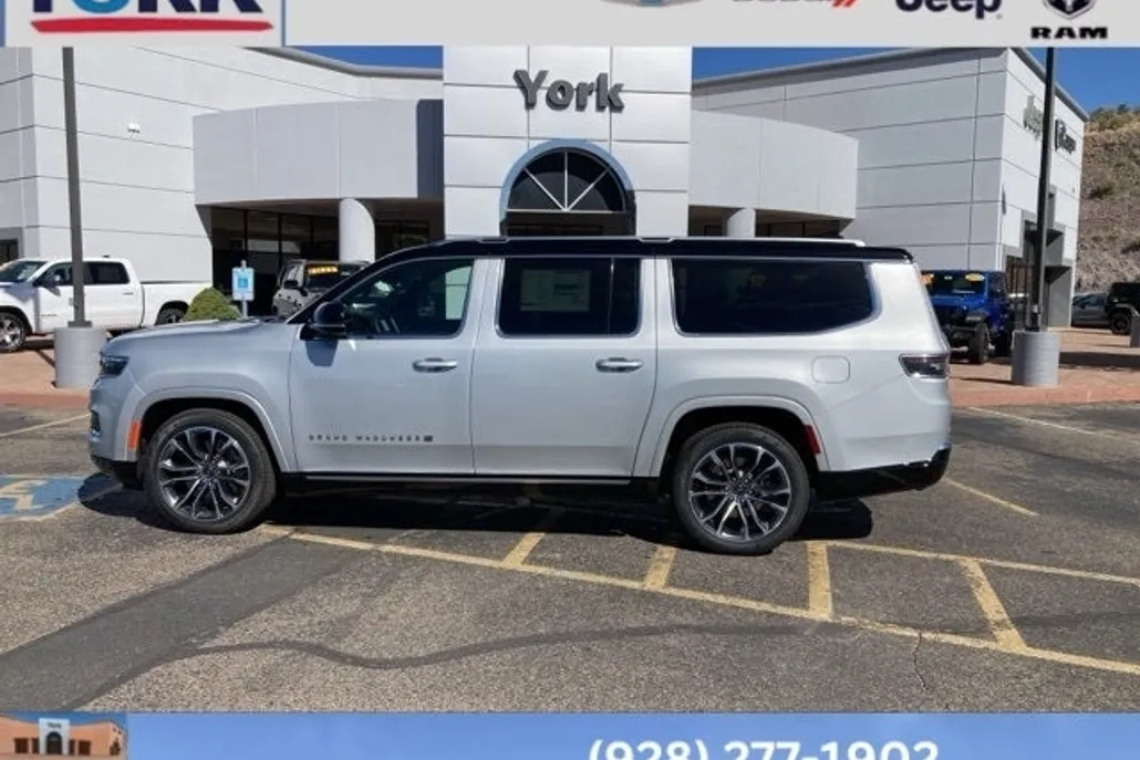 2024 Jeep Grand Wagoneer L III photo 1