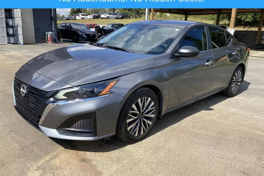 2024 Nissan Altima 2.5 SV photo 1