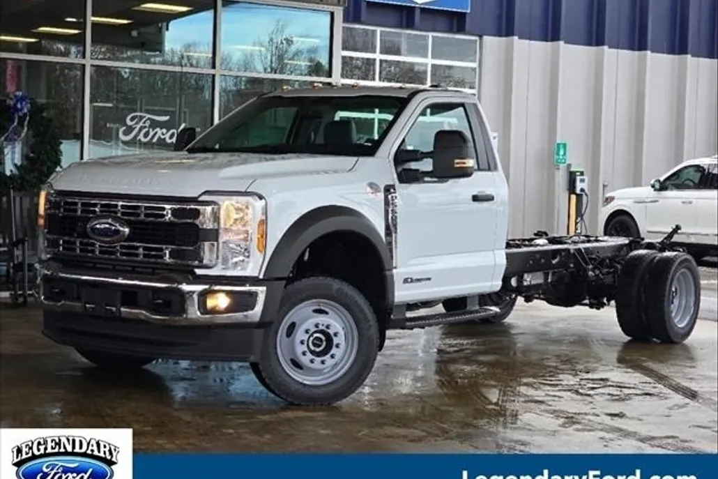2024 Ford F-550 XL photo 1