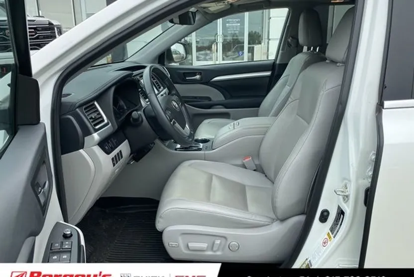 2019 Toyota Highlander XLE photo 1