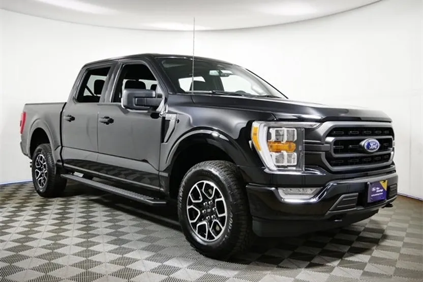 2023 Ford F-150 XLT photo 1